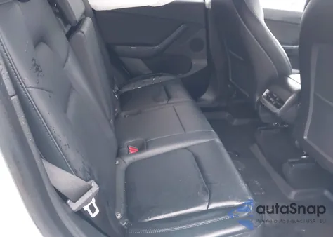 2022 Tesla Model Y z USA, uszkodzony, nr VIN 7SAYGDEFXNF384268